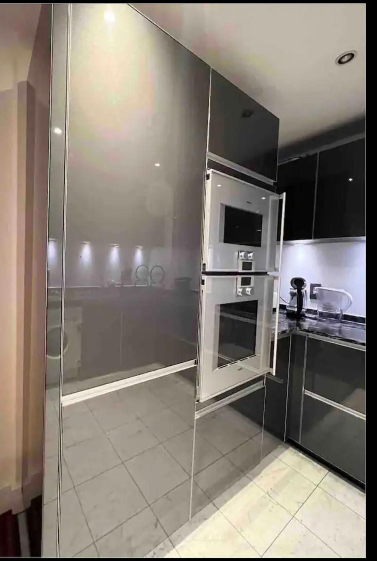 Luxury Apartment Riverside Лондон Экстерьер фото